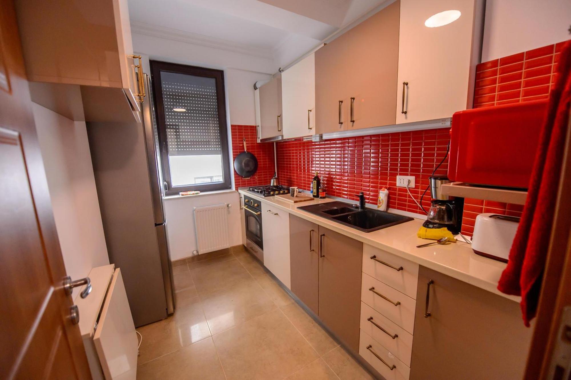 Solid 387 Mamaia